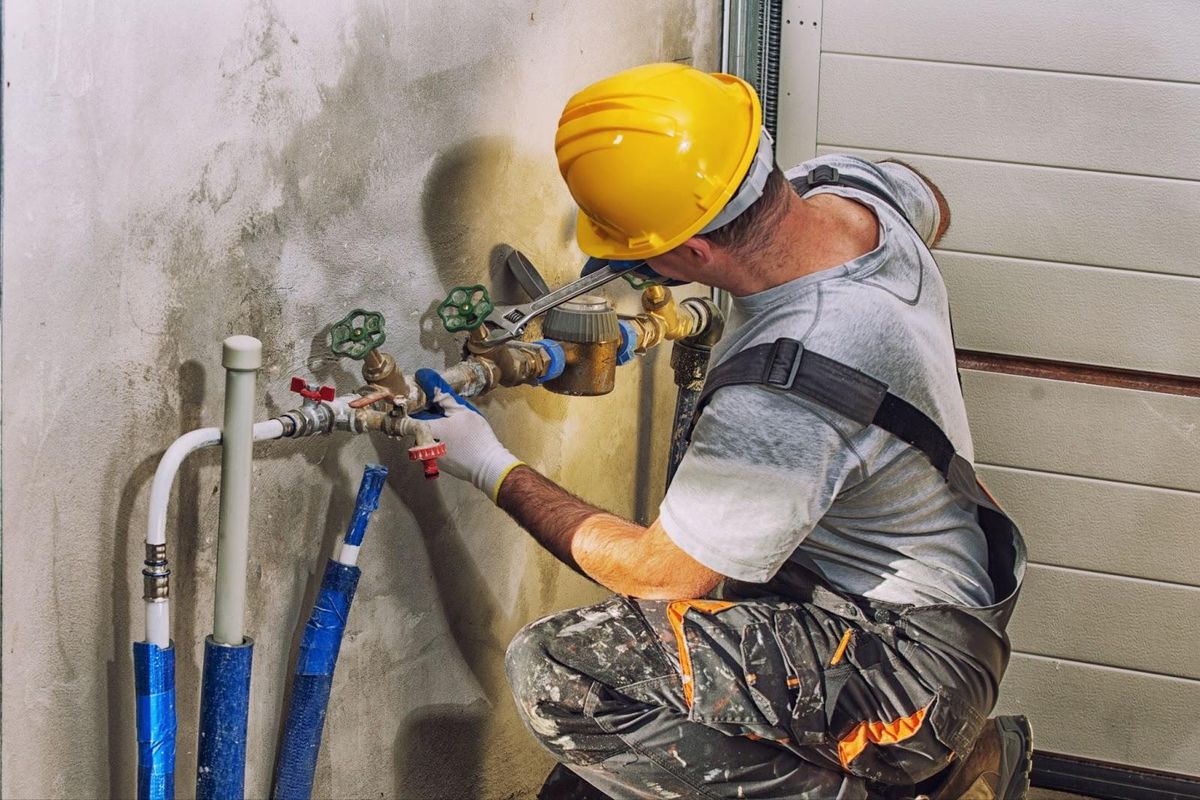 Commercial plumbing repair work